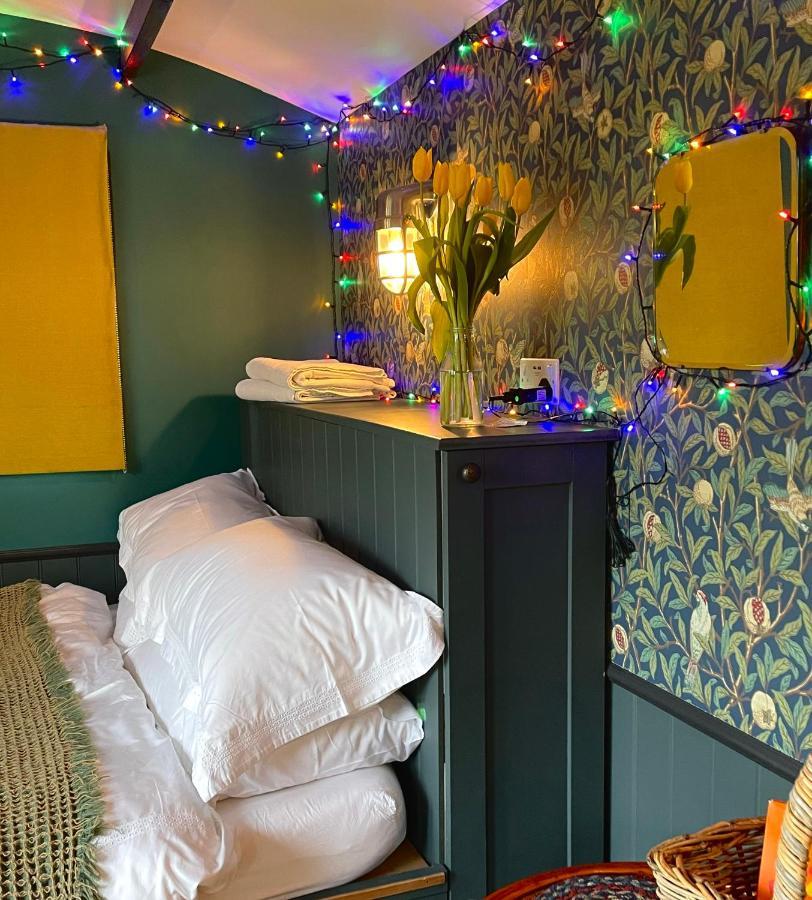 Old King William Shepherd Huts And Private Hot Tubs In North Norfolk Hunworth 外观 照片