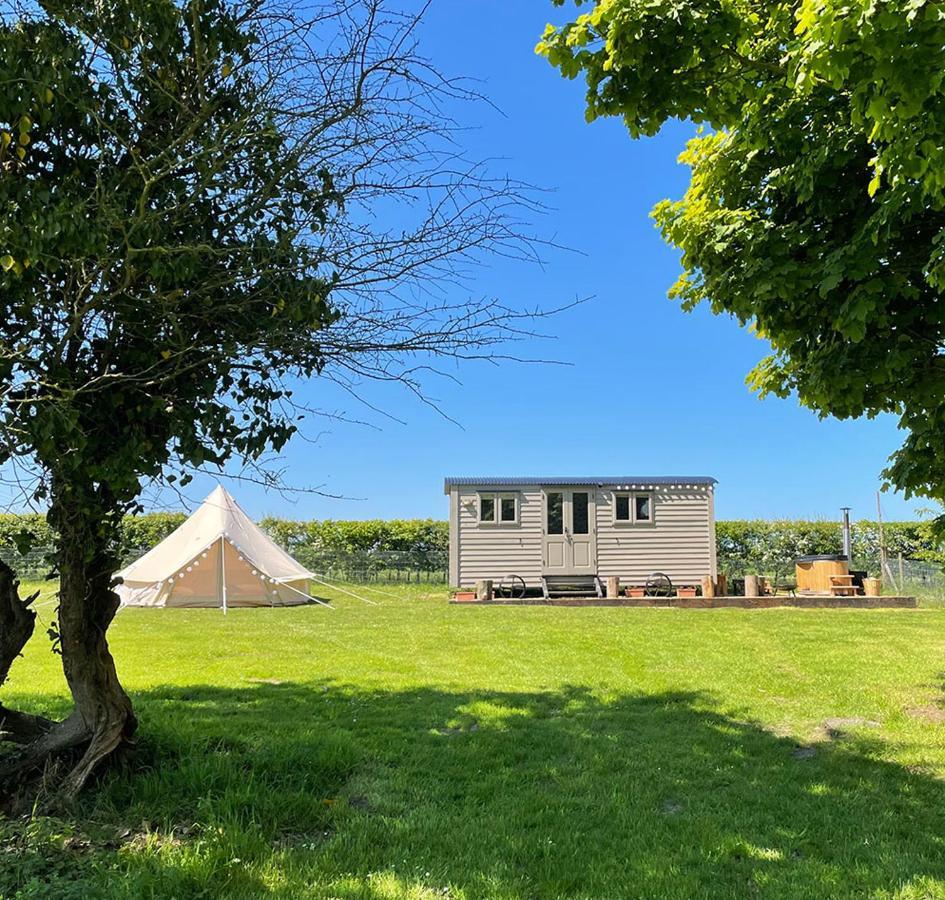 Old King William Shepherd Huts And Private Hot Tubs In North Norfolk Hunworth 外观 照片