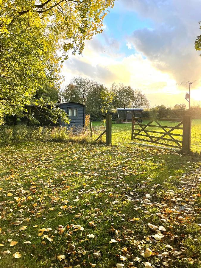 Old King William Shepherd Huts And Private Hot Tubs In North Norfolk Hunworth 外观 照片